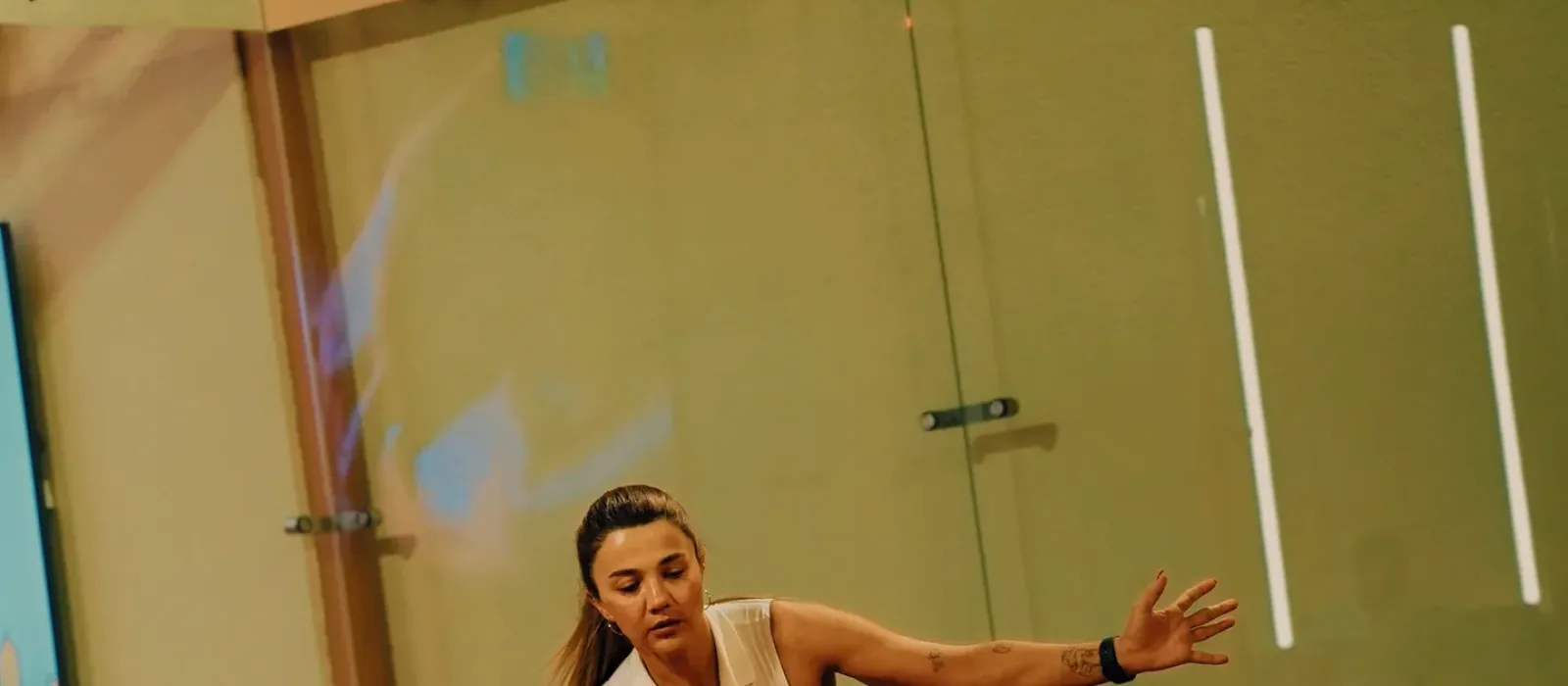 O'Padel Sky kortunda padel oynayan oyuncu